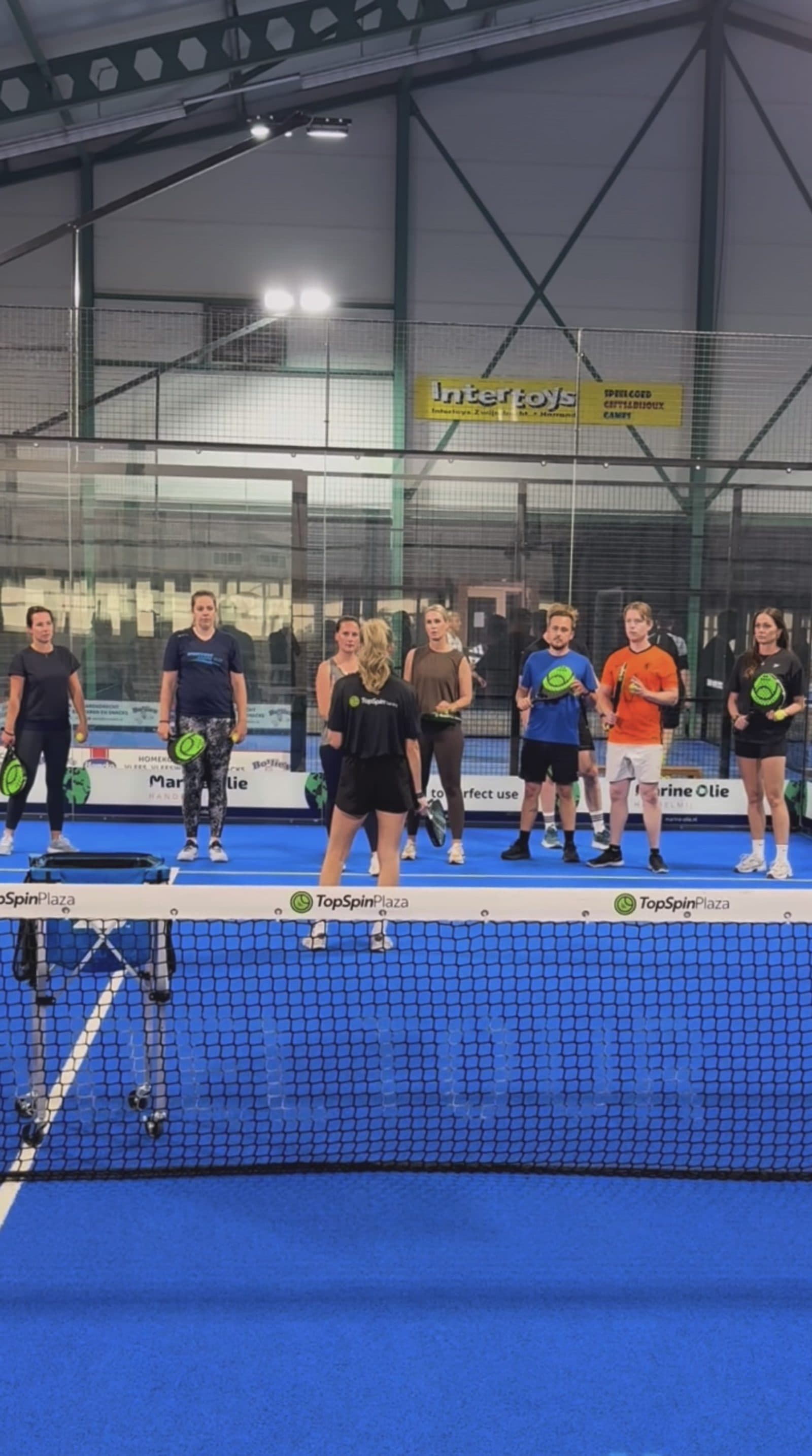 Clinic op een indoor padelbaan van TopSpinPlaza