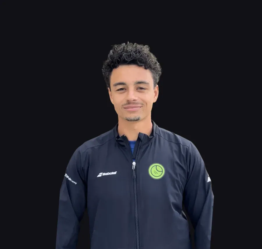 Portret van trainer Aron Fernandes